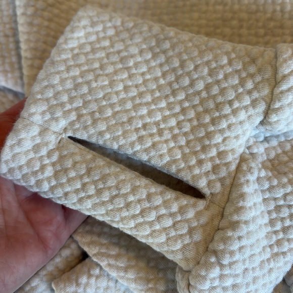 Old Navy cream waffle sweatshirt. Size M. Worn once but didn’t work on me. - Picture 2 of 6